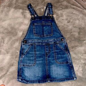 Oshkosh Bgosh Size 5 Girls Overalls Skirt. NWOT.